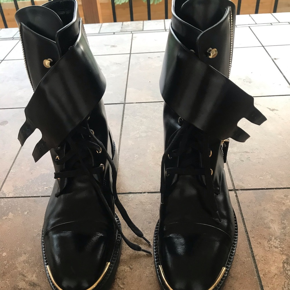 Authentic Louis Vuitton Combat Boots Size 37.5